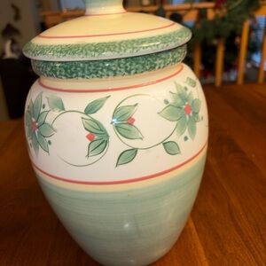 Pfaltzgraff cookie jar from Garden District collection. 10” height